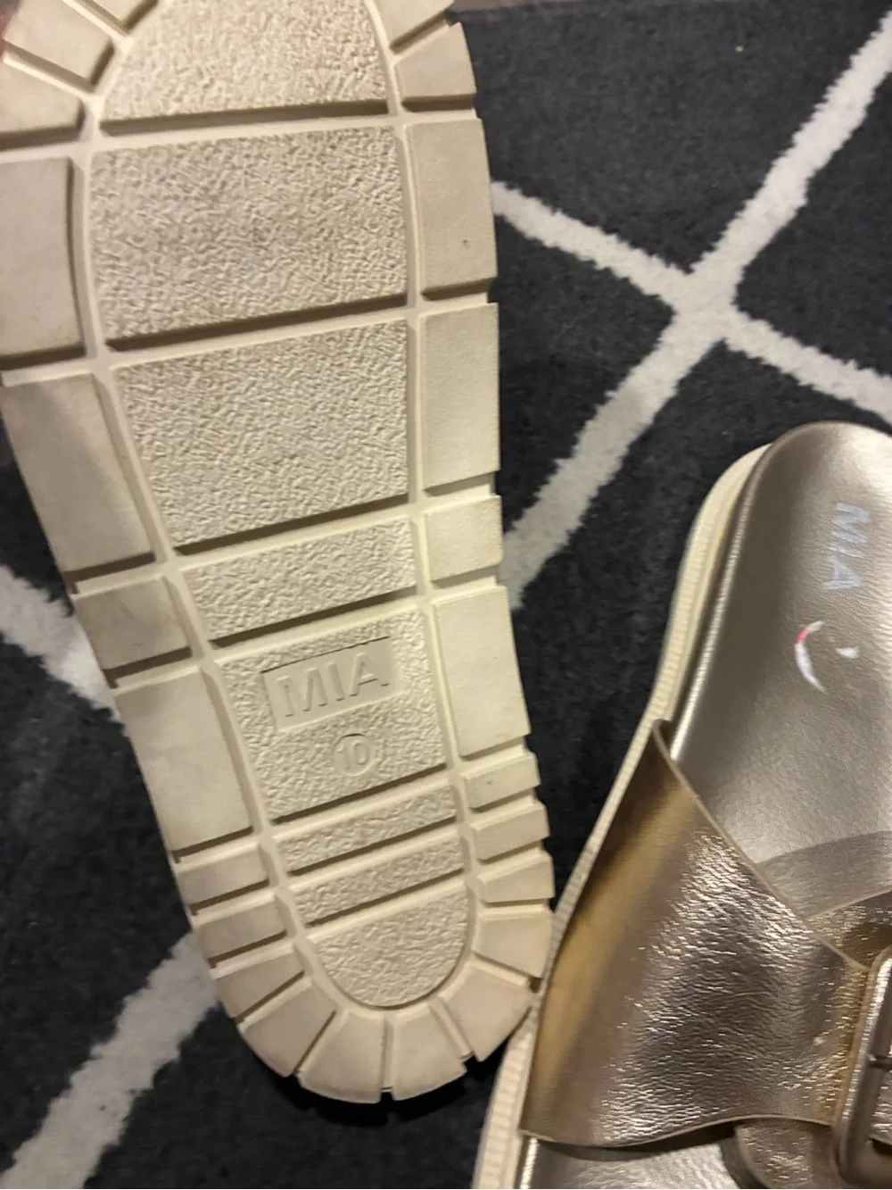 MIA Metallic Gold Knot Slides